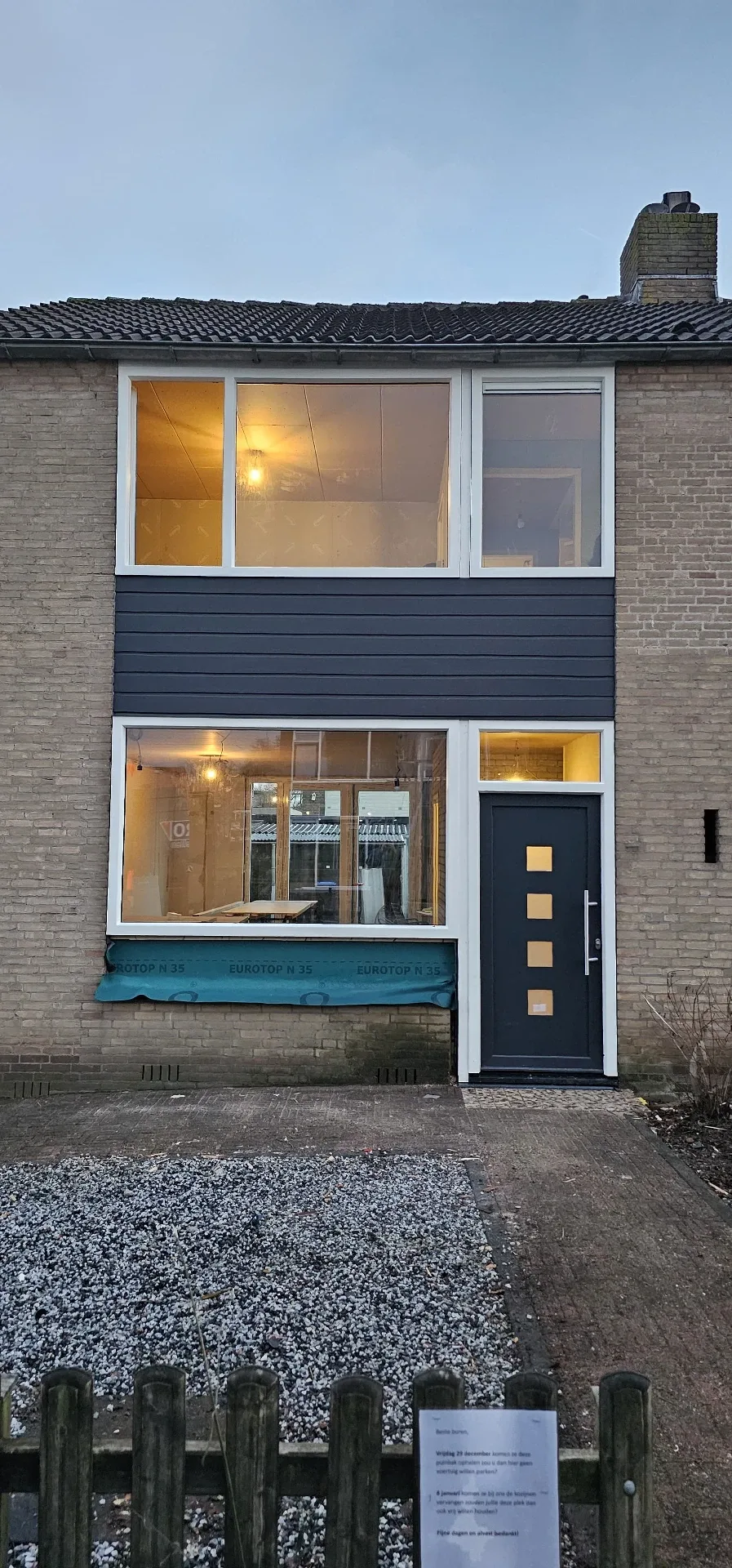 Kunststof kozijn + gevelbekleding